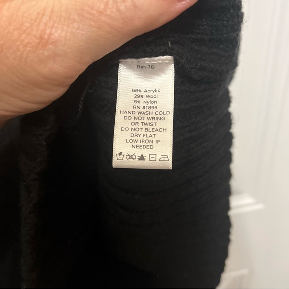 Denim & Co Black Sleeveless Zip-Up Sweater Vest NWOT - Picture 7 of 8